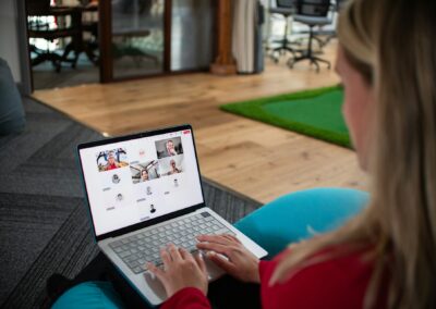 Visio-conférence : Accompagner les équipes de façon inspirante par Serge Eskenazi